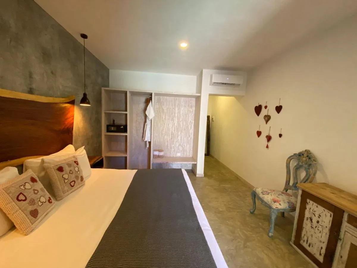 Little Gem Hotel Tulum La Veleta 4*,